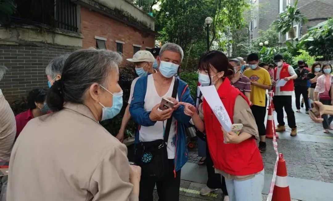 廣新集團“青”力戰(zhàn)疫 筑牢疫情防控屏障 廣新集團“青”力戰(zhàn)疫 筑牢疫情防控屏障