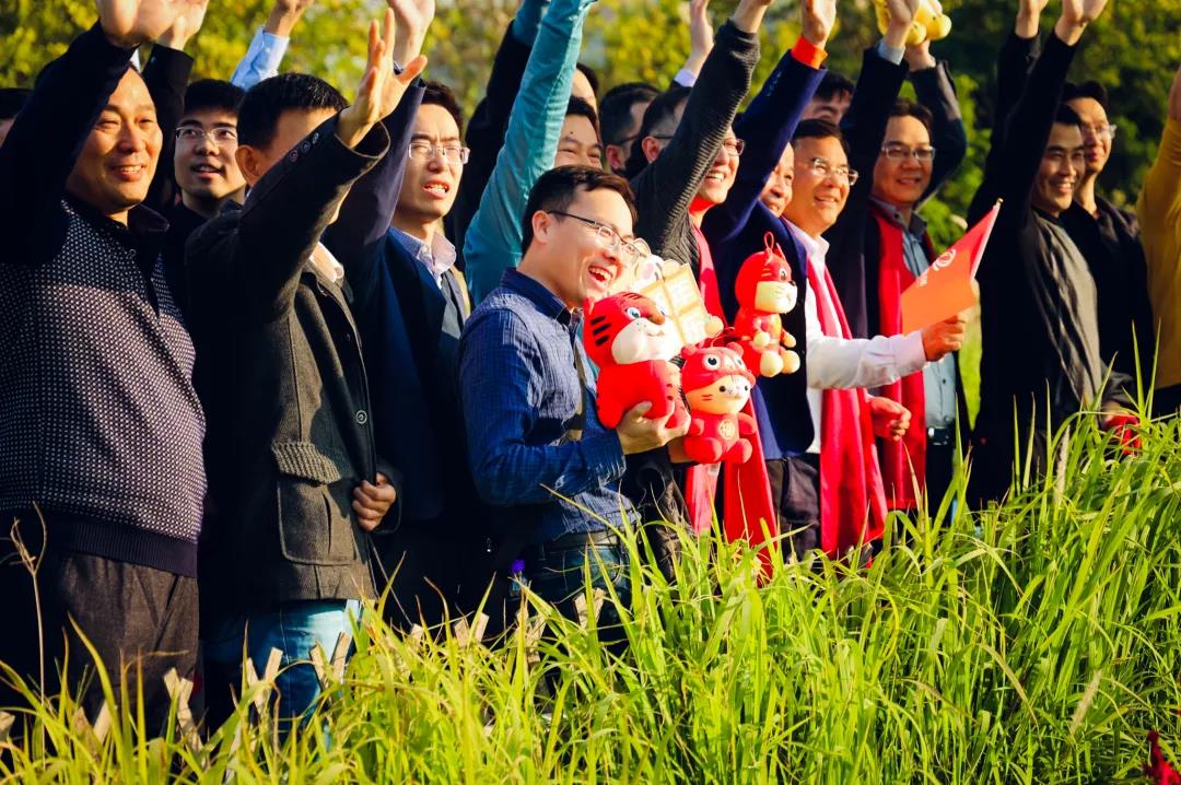 聚力迎新 奮進2022——集團總部開展團建（健走）活動