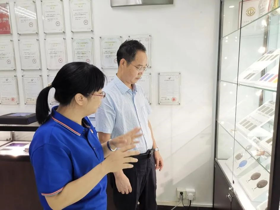 廣新集團黨委副書記、工會主席黃家合到佛塑科技調(diào)研黨建工作 廣新集團黨委副書記、工會主席黃家合到佛塑科技調(diào)研黨建工作