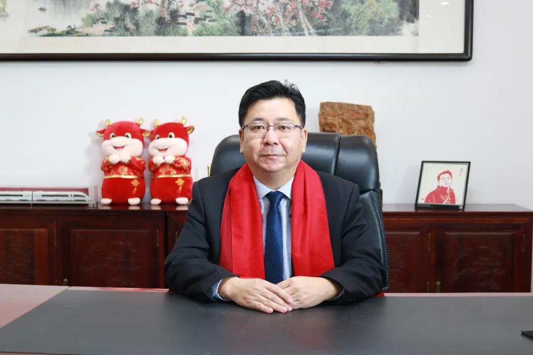 【書記論壇】興發(fā)鋁業(yè)黨委書記、董事長劉立斌:傳承建黨精神“紅色基因” 凝心聚力續(xù)寫百年榮光 【書記論壇】興發(fā)鋁業(yè)黨委書記、董事長劉立斌:傳承建黨精神“紅色基因” 凝心聚力續(xù)寫百年榮光