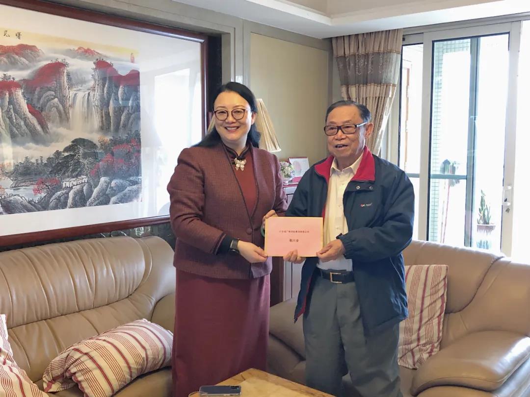 集團(tuán)黨委開展春節(jié)走訪慰問活動 集團(tuán)黨委開展春節(jié)走訪慰問活動