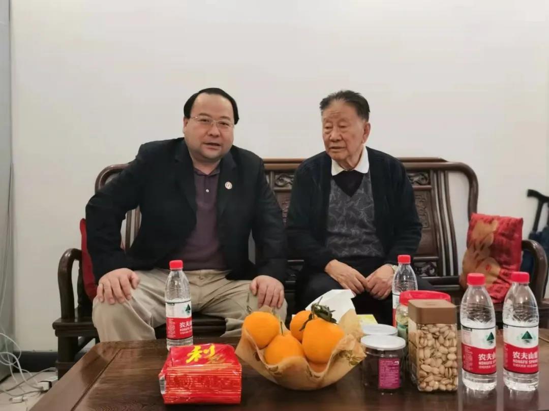 集團(tuán)黨委開展春節(jié)走訪慰問活動 集團(tuán)黨委開展春節(jié)走訪慰問活動