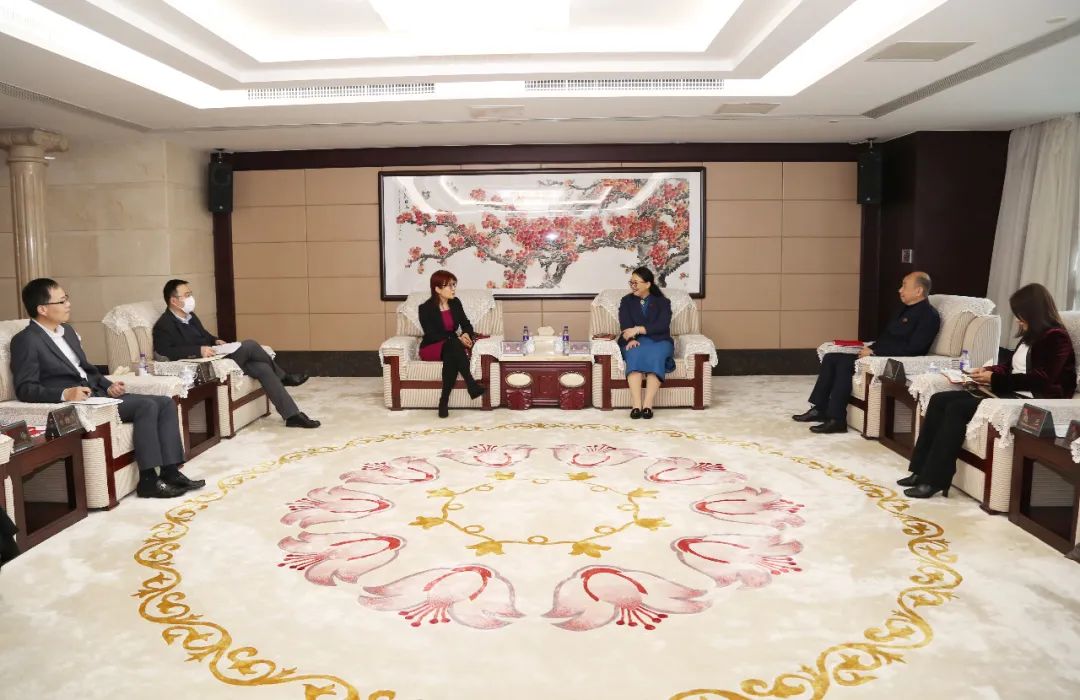 深化銀企合作 實(shí)現(xiàn)共贏發(fā)展 深化銀企合作 實(shí)現(xiàn)共贏發(fā)展