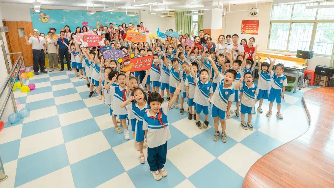 廣新集團(tuán)團(tuán)委組織團(tuán)員青年到海珠區(qū)博愛學(xué)校開展志愿服務(wù)活動 廣新集團(tuán)團(tuán)委組織團(tuán)員青年到海珠區(qū)博愛學(xué)校開展志愿服務(wù)活動
