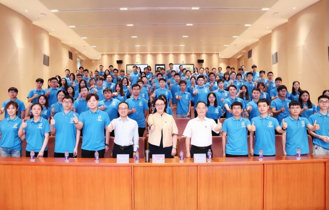 廣新集團積極打好穩(wěn)就業(yè)保就業(yè)組合拳 廣新集團積極打好穩(wěn)就業(yè)保就業(yè)組合拳