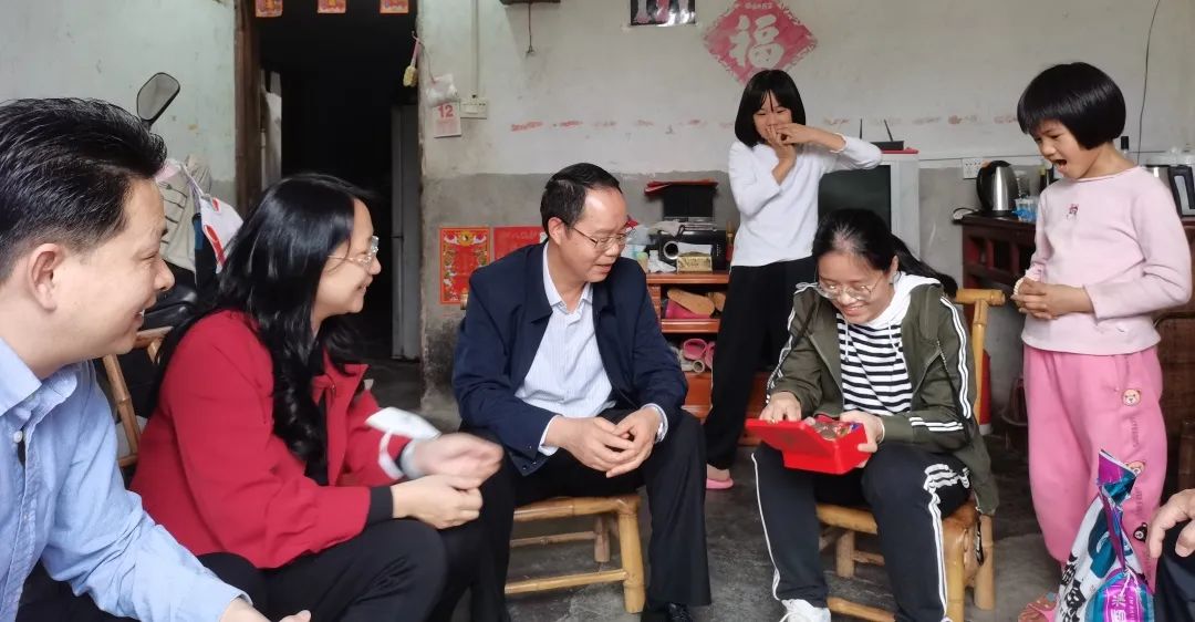 廣新集團黨委副書記、董事、工會主席黃家合帶隊調研指導鄉(xiāng)村振興駐鎮(zhèn)幫扶工作 廣新集團黨委副書記、董事、工會主席黃家合帶隊調研指導鄉(xiāng)村振興駐鎮(zhèn)幫扶工作