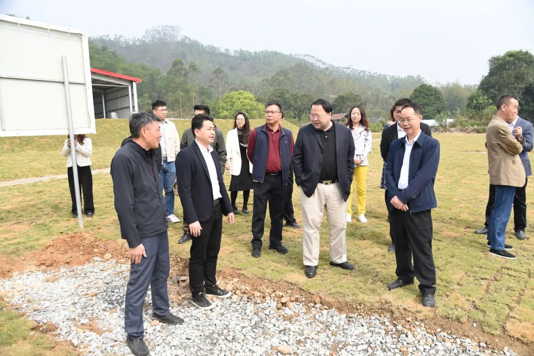 廣新集團(tuán)捐建的陽春市合水鎮(zhèn)潭震村黨群服務(wù)中心舉行竣工揭牌儀式 廣新集團(tuán)捐建的陽春市合水鎮(zhèn)潭震村黨群服務(wù)中心舉行竣工揭牌儀式