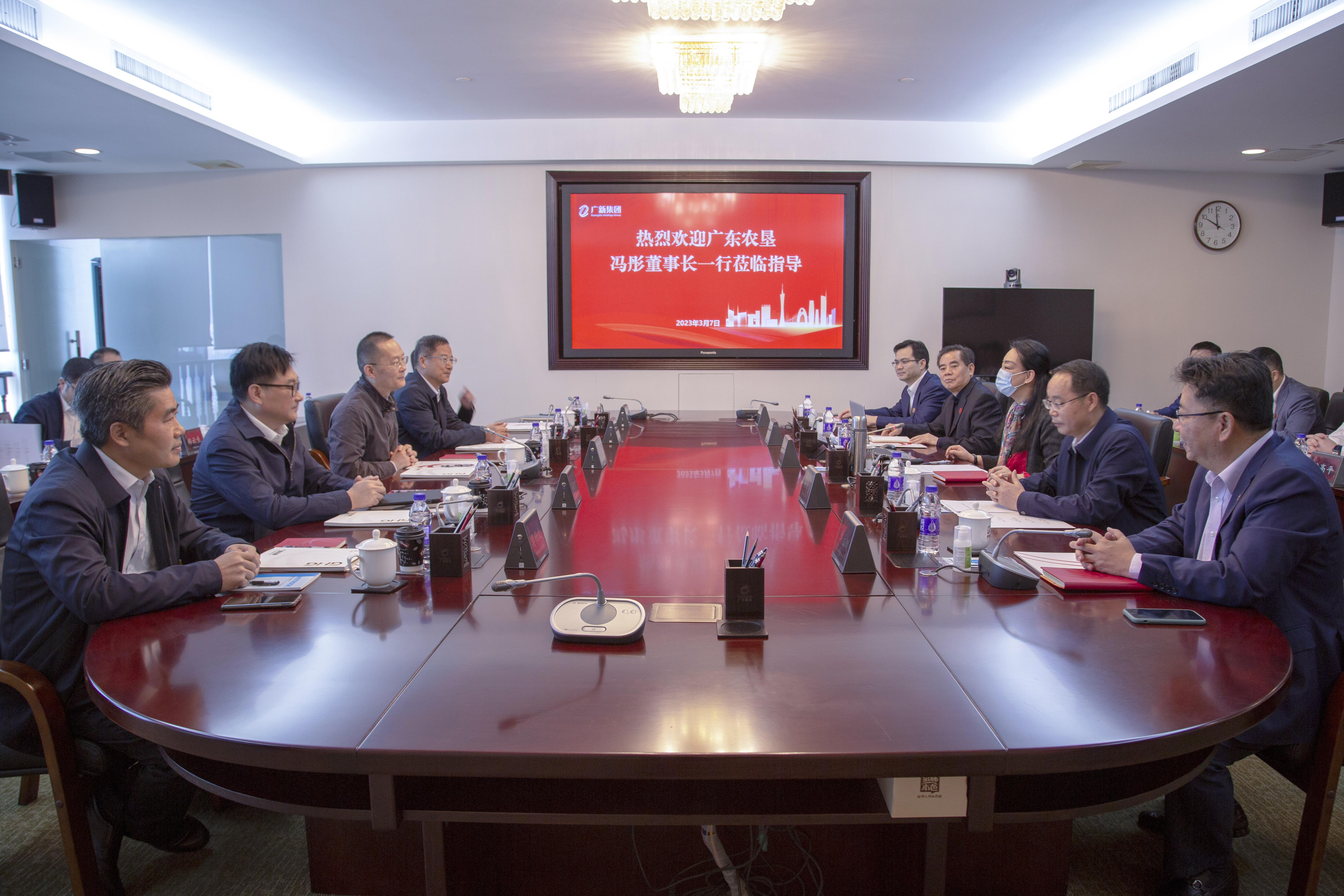 廣東農(nóng)墾黨委書記、董事長(局長)馮彤率隊到訪集團 廣東農(nóng)墾黨委書記、董事長(局長)馮彤率隊到訪集團