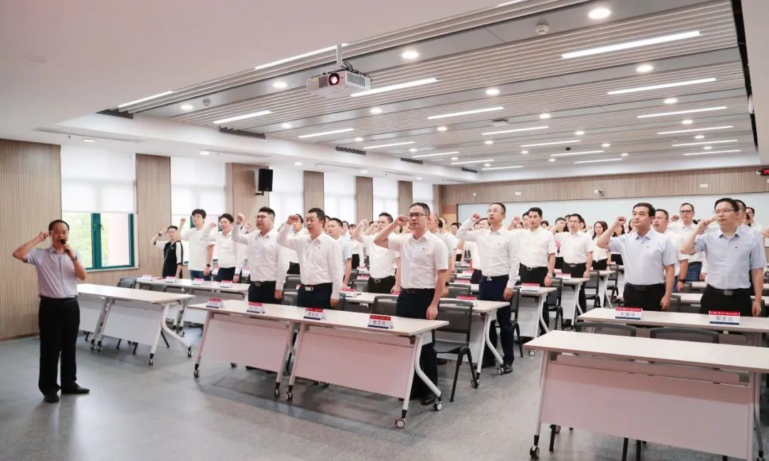 砥初心擔使命 強本領建新功 | 廣新集團開展后備人才80、85班月度集訓 