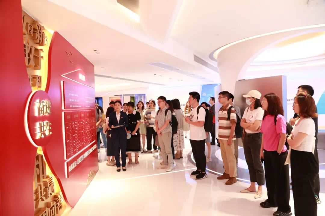 人才培養(yǎng)助推數(shù)字化轉(zhuǎn)型 | 廣新集團(tuán)開展后備人才90班月度集訓(xùn) 人才培養(yǎng)助推數(shù)字化轉(zhuǎn)型 | 廣新集團(tuán)開展后備人才90班月度集訓(xùn)
