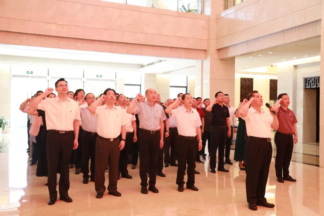 廣新集團(tuán)黨委組織黨員領(lǐng)導(dǎo)干部到省反腐倡廉教育基地開展警示教育活動 廣新集團(tuán)黨委組織黨員領(lǐng)導(dǎo)干部到省反腐倡廉教育基地開展警示教育活動