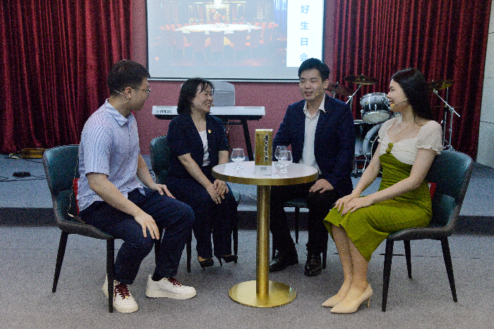 1.招標(biāo)中心演繹廉潔小劇場(chǎng)——《扣好廉潔從業(yè)的第一顆扣子》.jpg